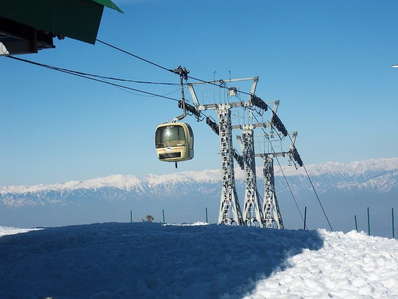 Scenic ride on Gulmarg Gondola with Himalayan backdrop
