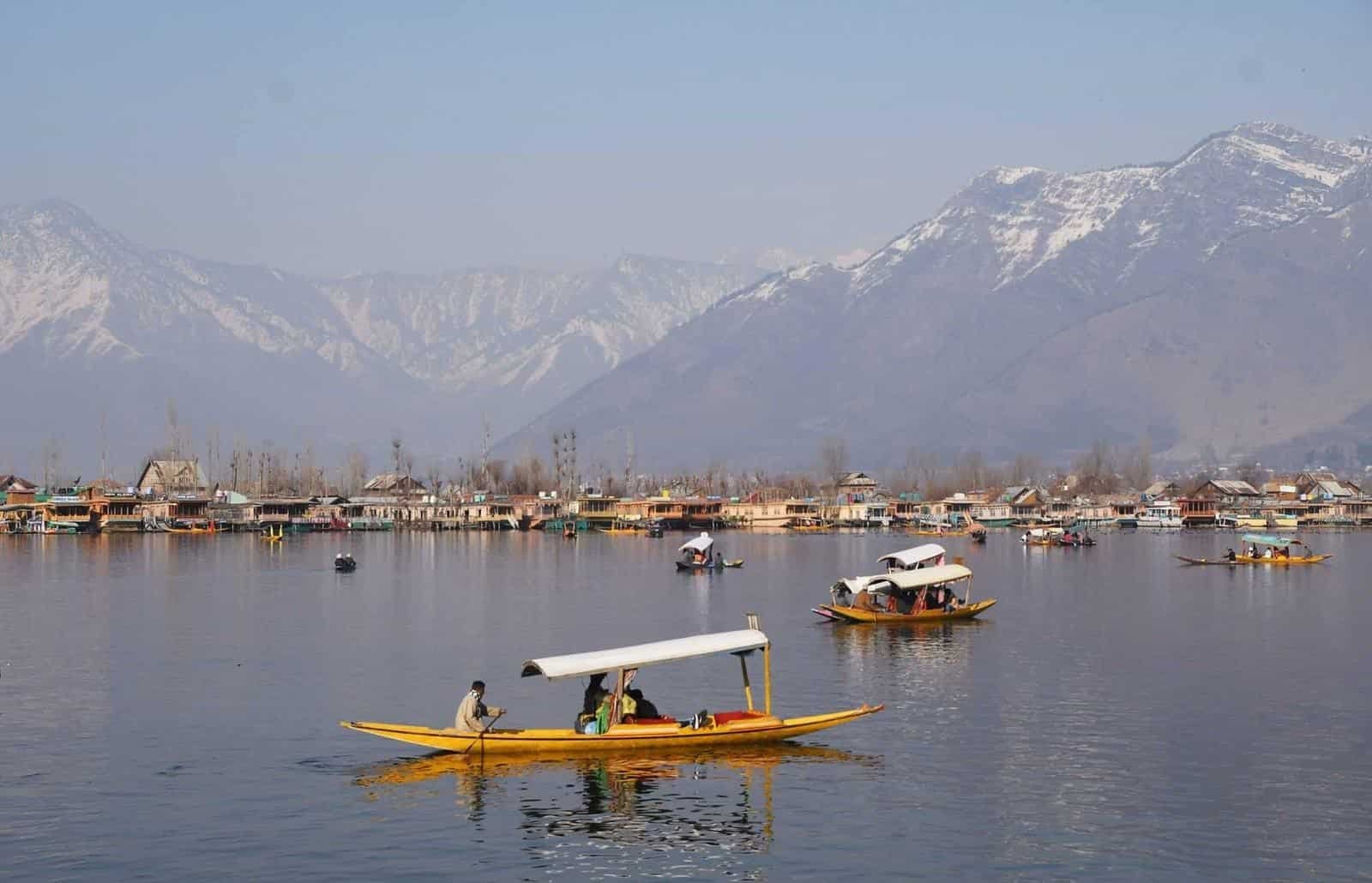 shikara ride on dal lake