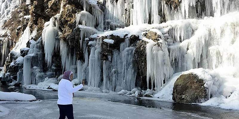 frozen Drung Waterfall in gulmarg, Kashmir