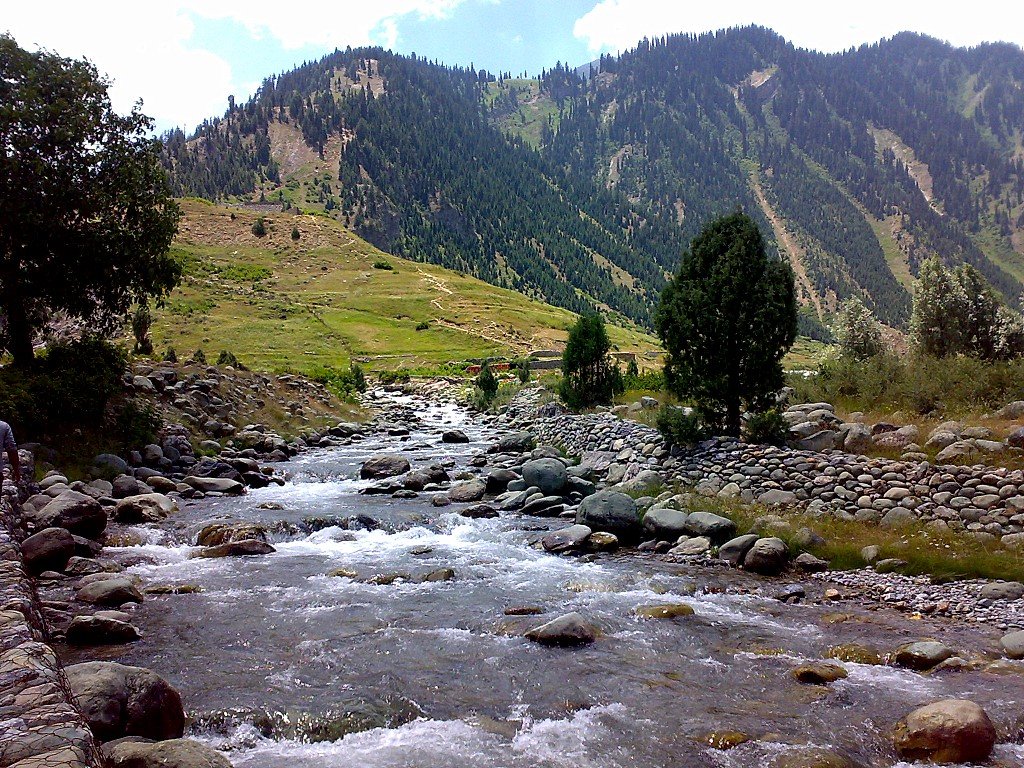 is it safe to visit Gurez Valley