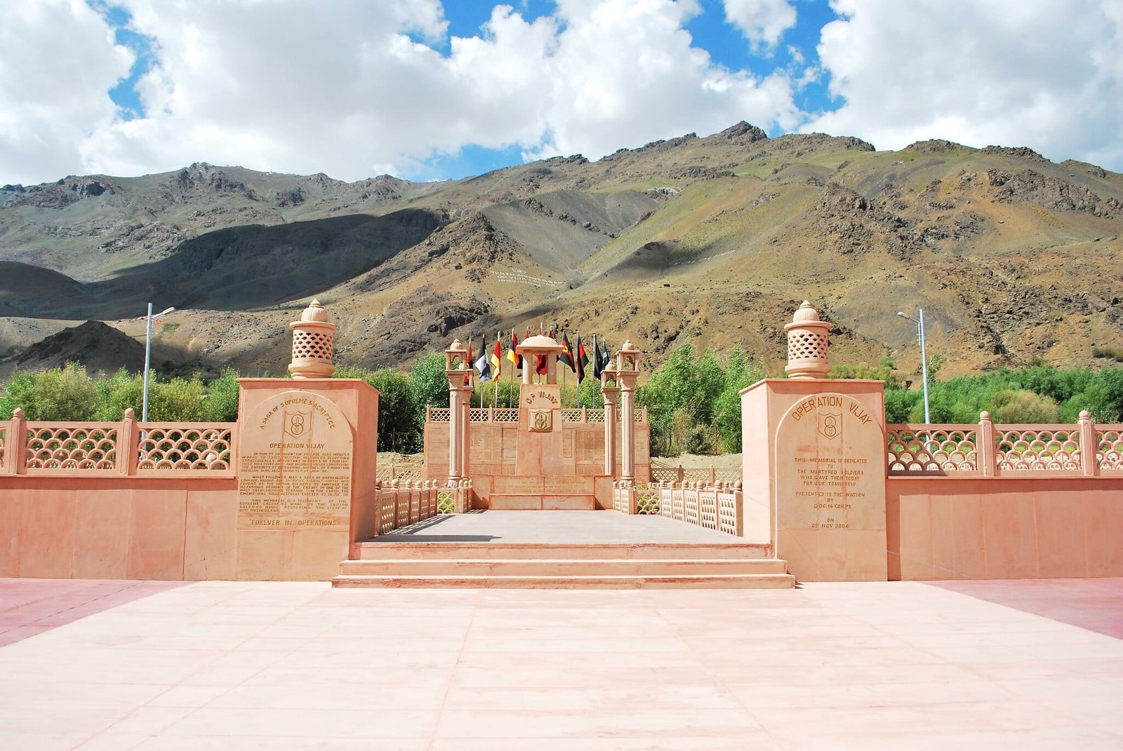 Drass War Memorial with mountains in the background