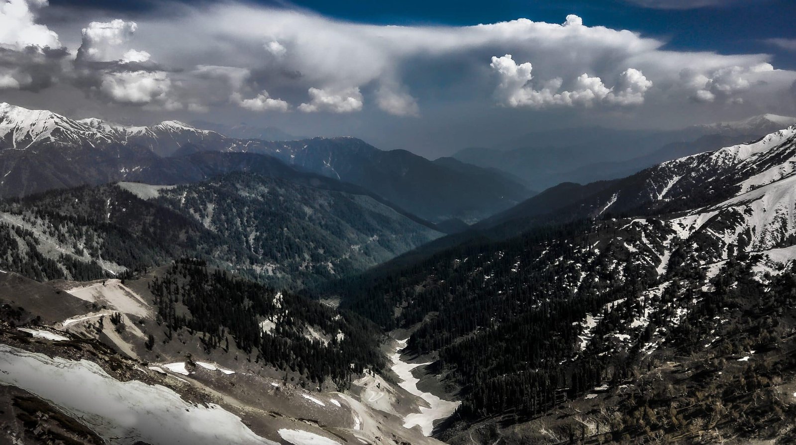 Panoramic Views of Sinthan Top in kashmir