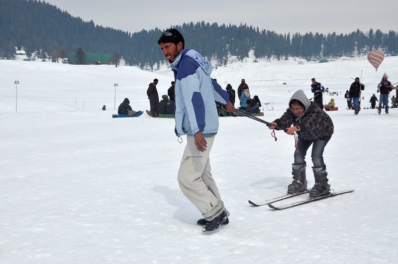 professional instructor training a tourist