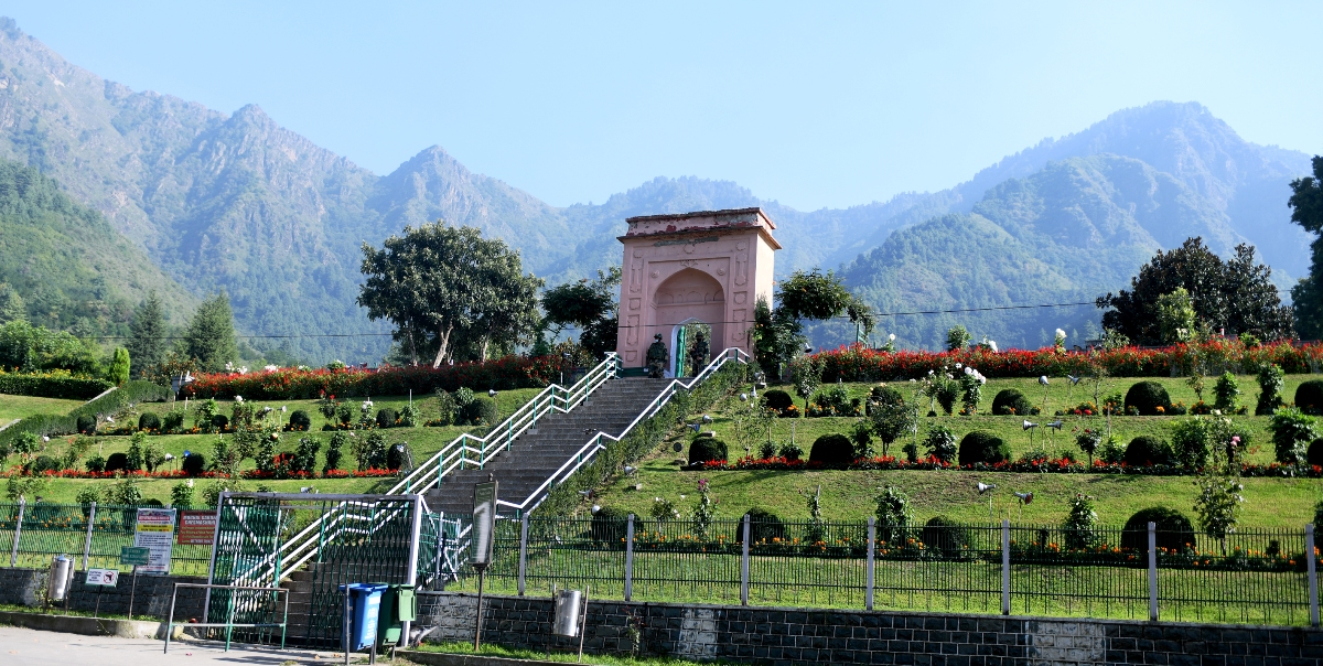 Chashme Shahi garden in Srinagar